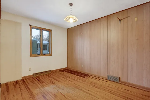 $235,000 | 217 Lake Street, Holmen, WI 54636