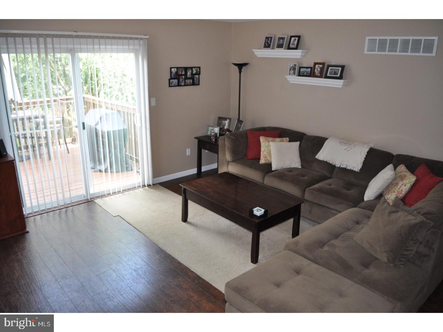 258 Palermo Drive Bear, DE 19701 - Photo 8 of 25 Living Room