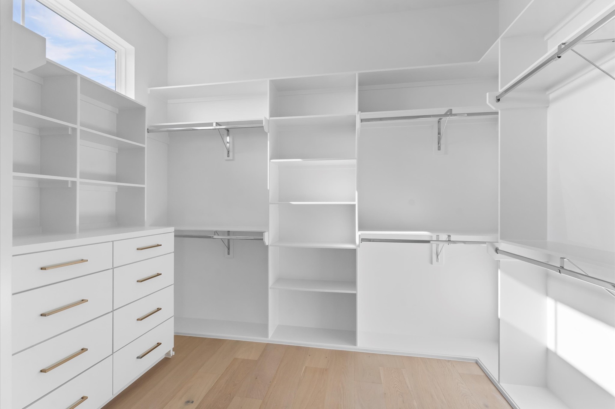 2916 Michaux Street Houston, TX 77009 - Photo 21 of 41 Massive primary walk-in closet.