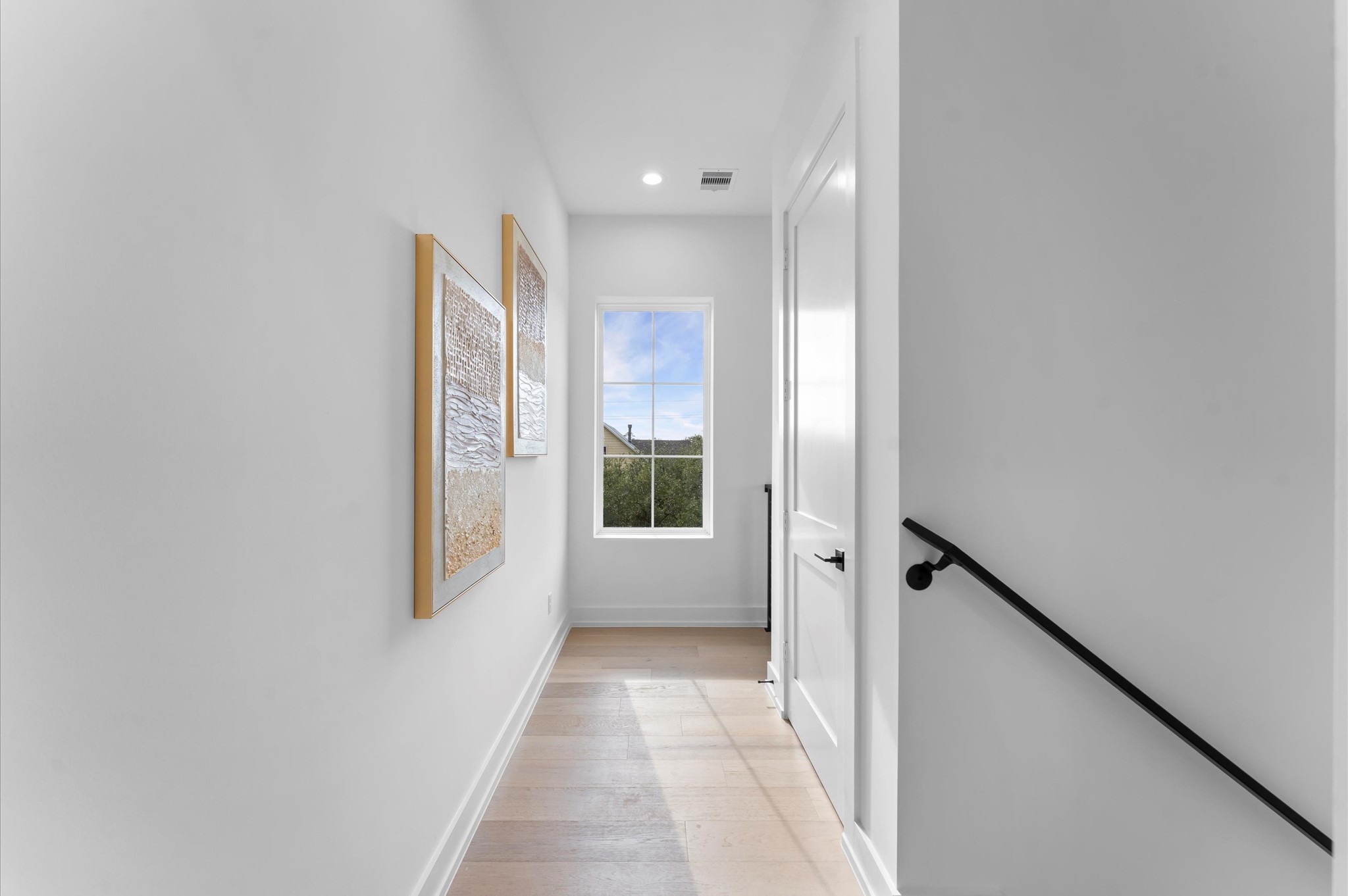 2916 Michaux Street Houston, TX 77009 - Photo 34 of 41 Third floor landing.