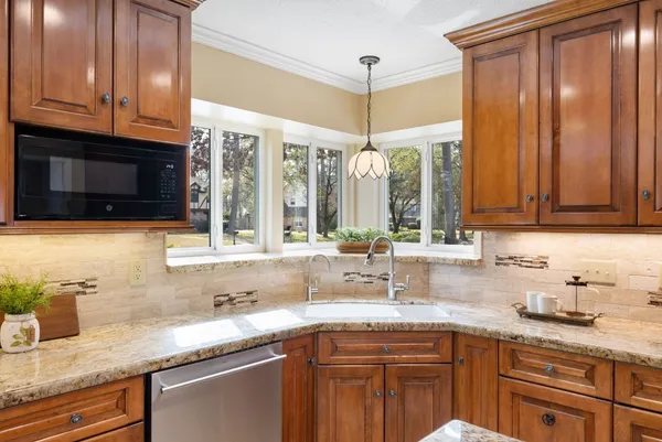 $525,000 | 6414 Hickorycrest Drive, Spring, TX 77389