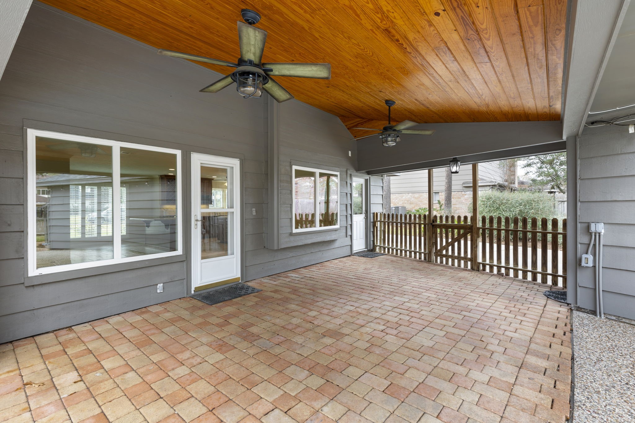 6414 Hickorycrest Drive Spring, TX 77389 - Photo 34 of 49 a view of an empty room with a window