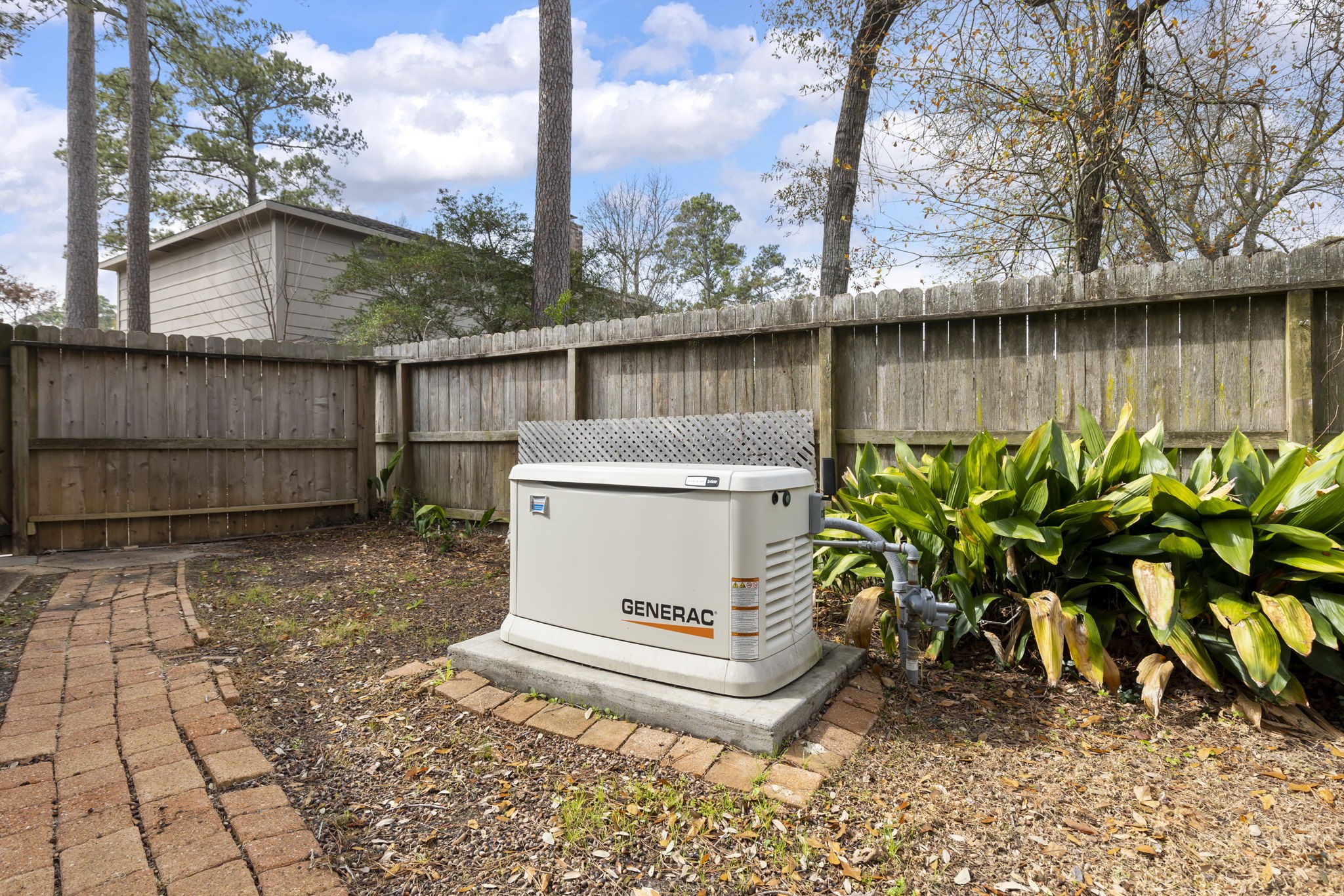 6414 Hickorycrest Drive Spring, TX 77389 - Photo 41 of 49 a view of a backyard with a garden
