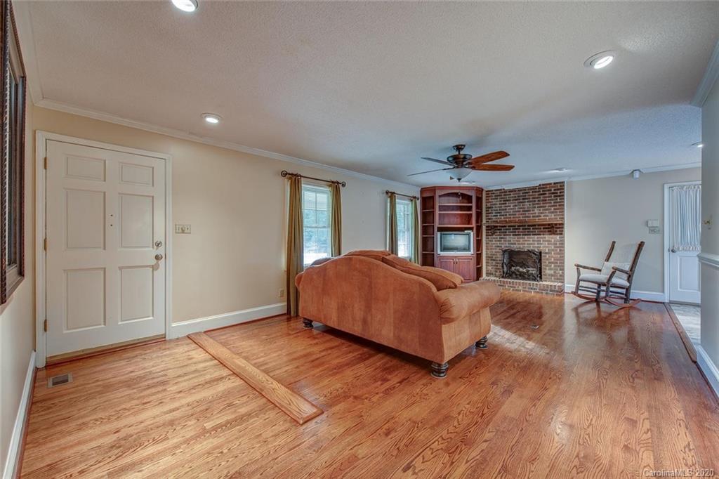 3501 Hickory Grove Road Gastonia, NC 28056 - Photo 3 of 32 Gallery Image 3