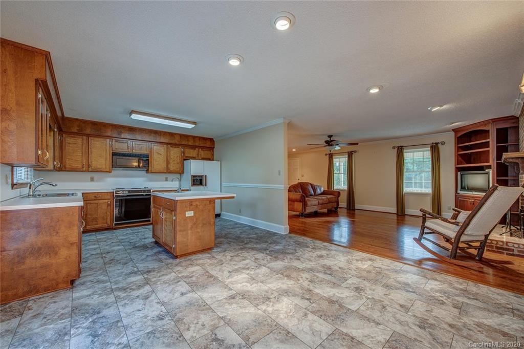 3501 Hickory Grove Road Gastonia, NC 28056 - Photo 5 of 32 Gallery Image 5