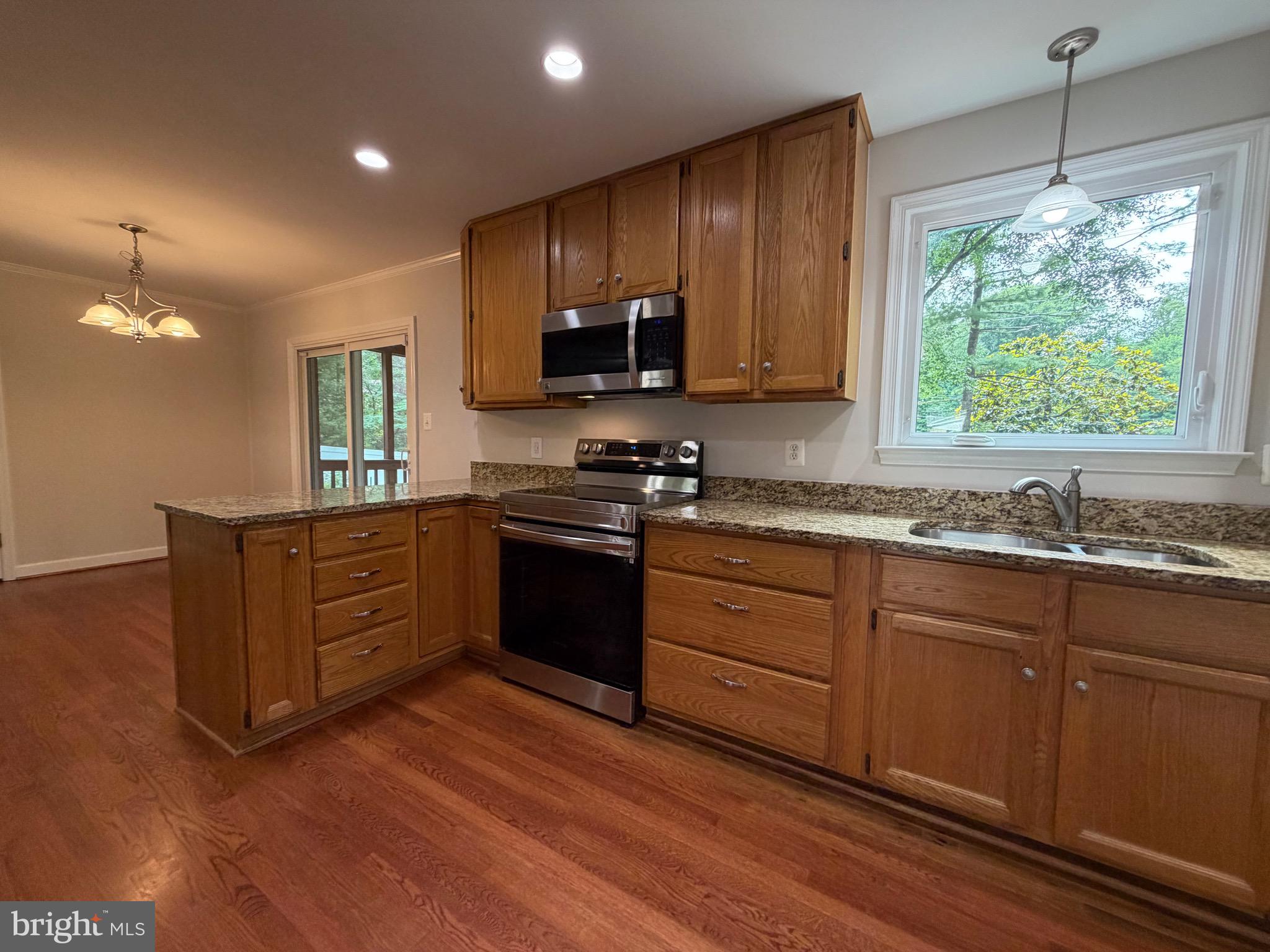 7216 Reservation Drive Springfield, VA 22153 - Photo 6 of 44