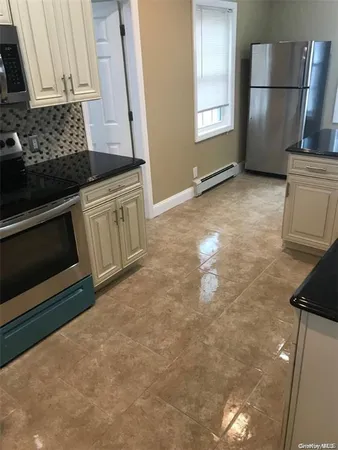 $3,295 | 175 Richmond Boulevard, Ronkonkoma, NY 11779