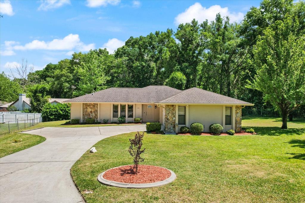 909 Great Pine Point Inverness, FL 34452 - Photo 1 of 1 Welcome Home!