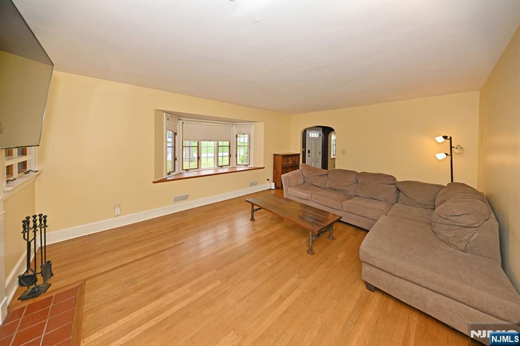 115 Center Street Pompton Lakes, NJ 07442 - Photo 5 of 22