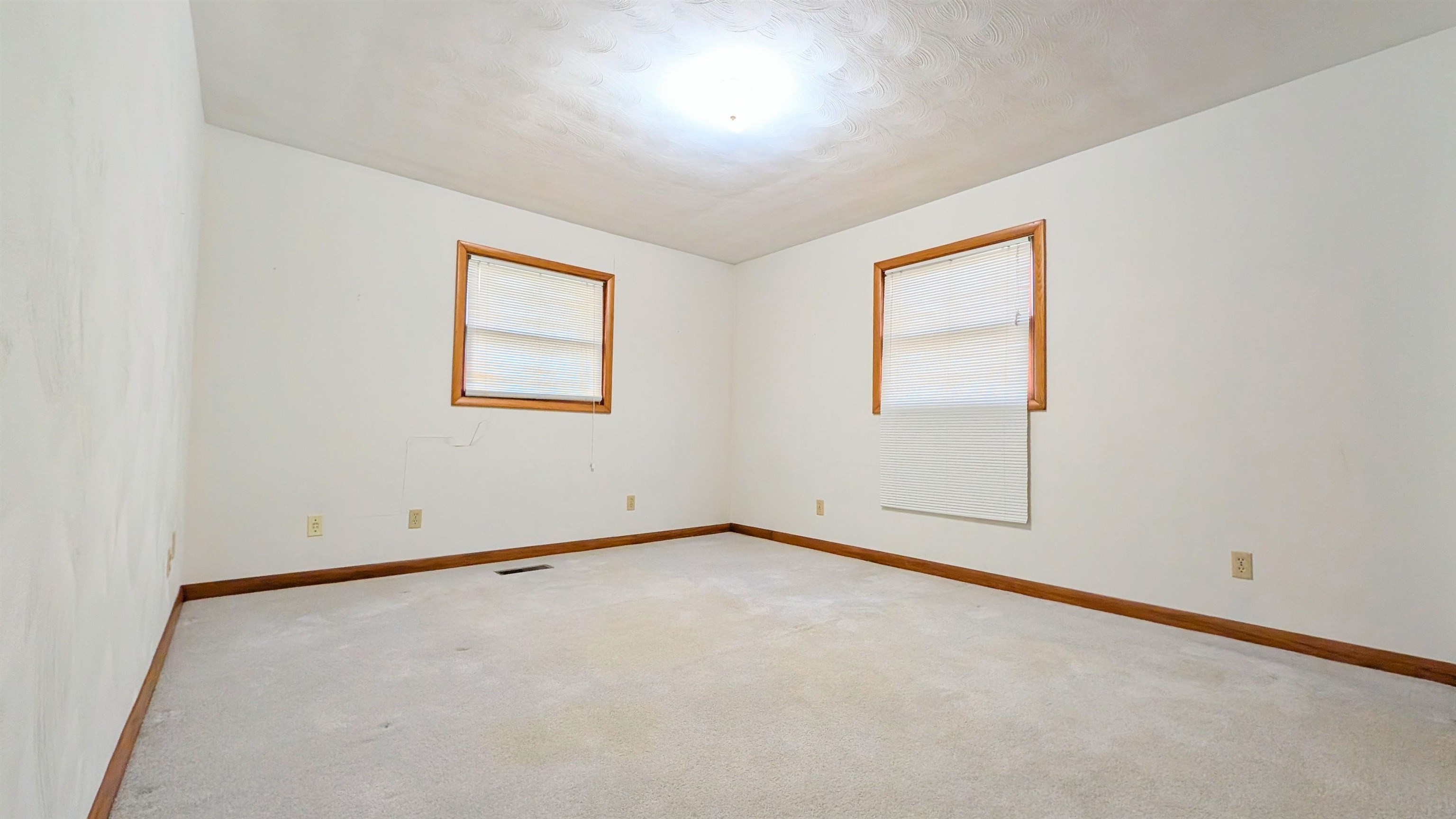 10838 Hoagland Road Hoagland, IN 46745 - Photo 18 of 32