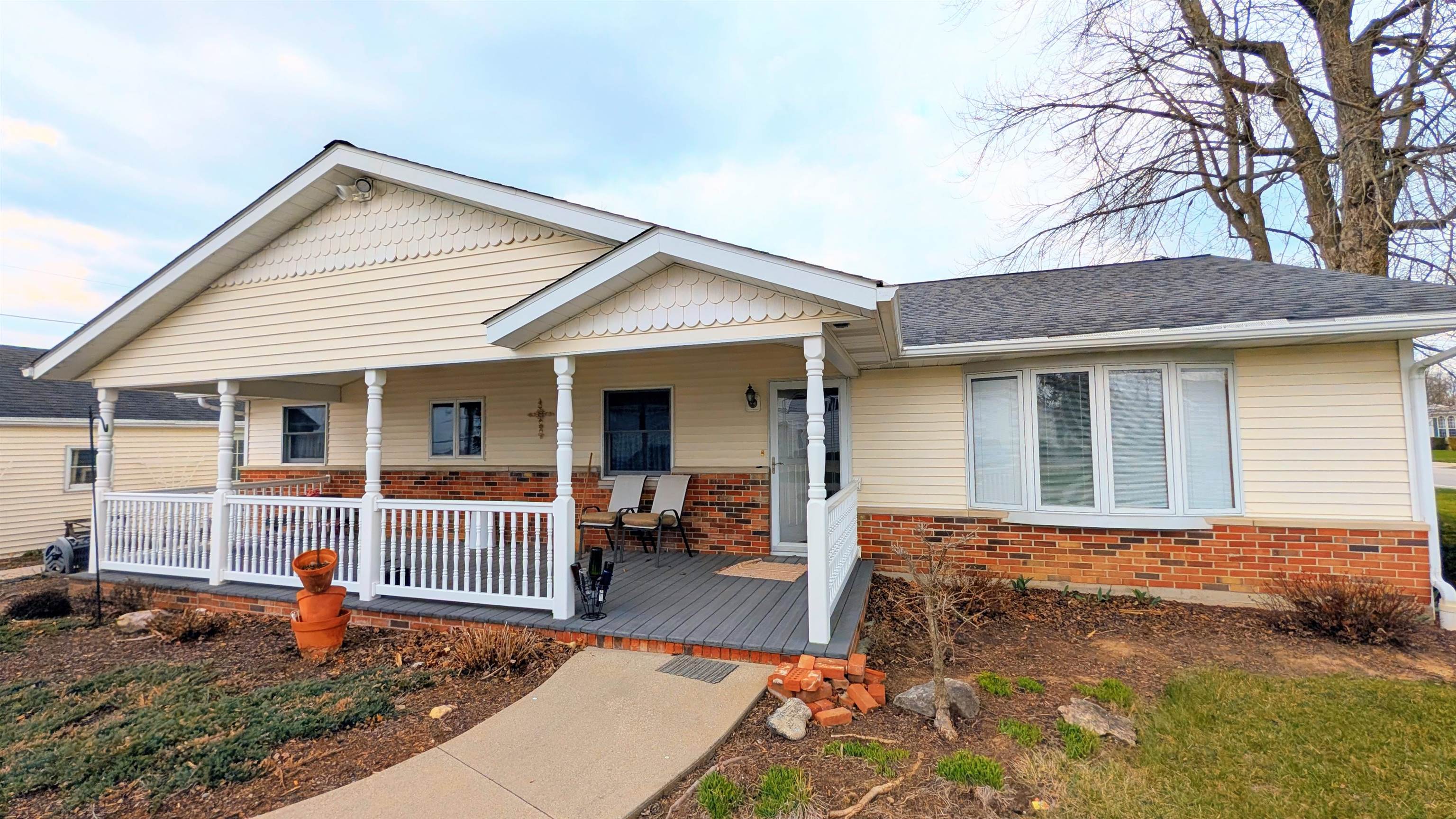 10838 Hoagland Road Hoagland, IN 46745 - Photo 2 of 32