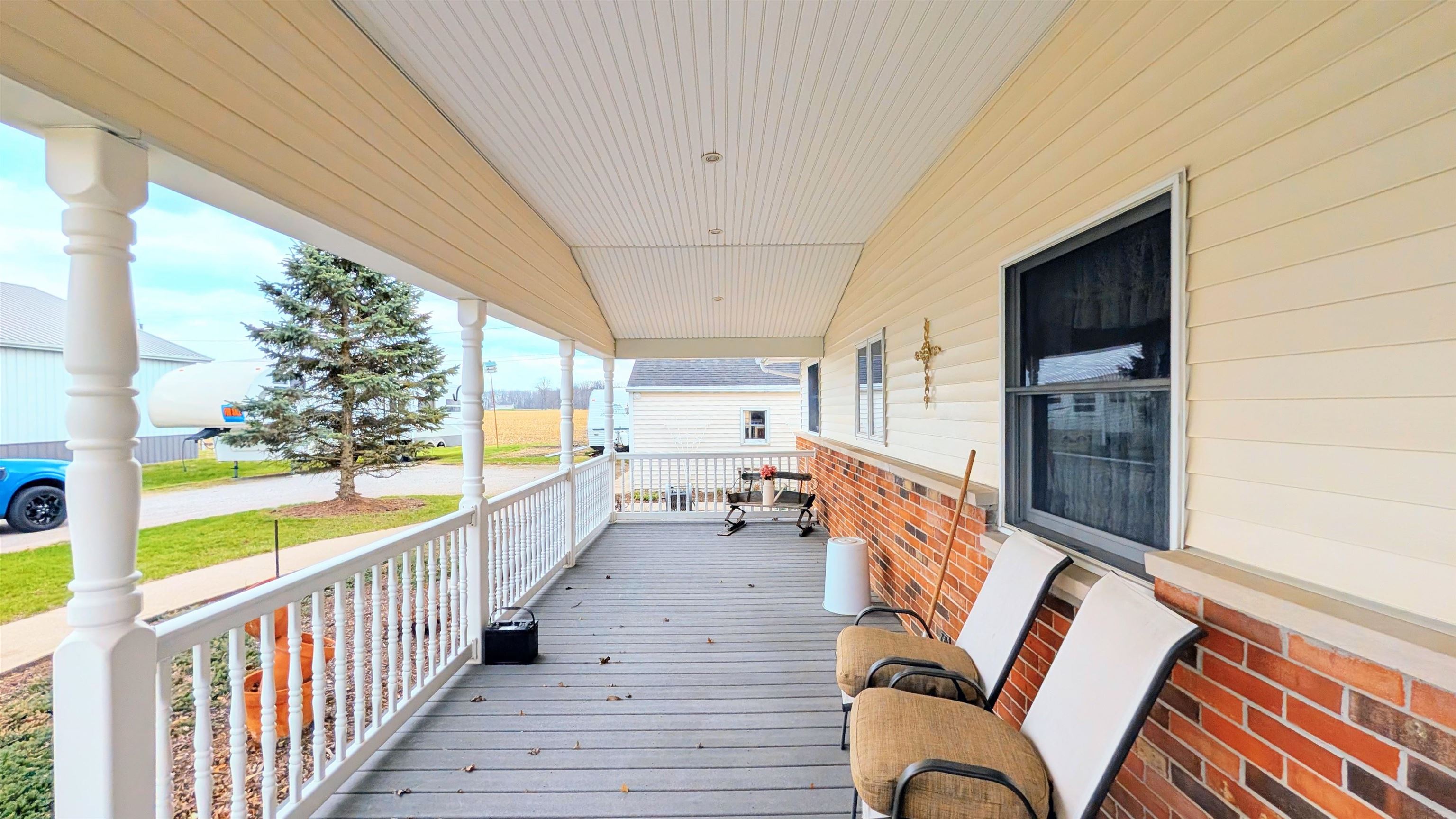 10838 Hoagland Road Hoagland, IN 46745 - Photo 3 of 32