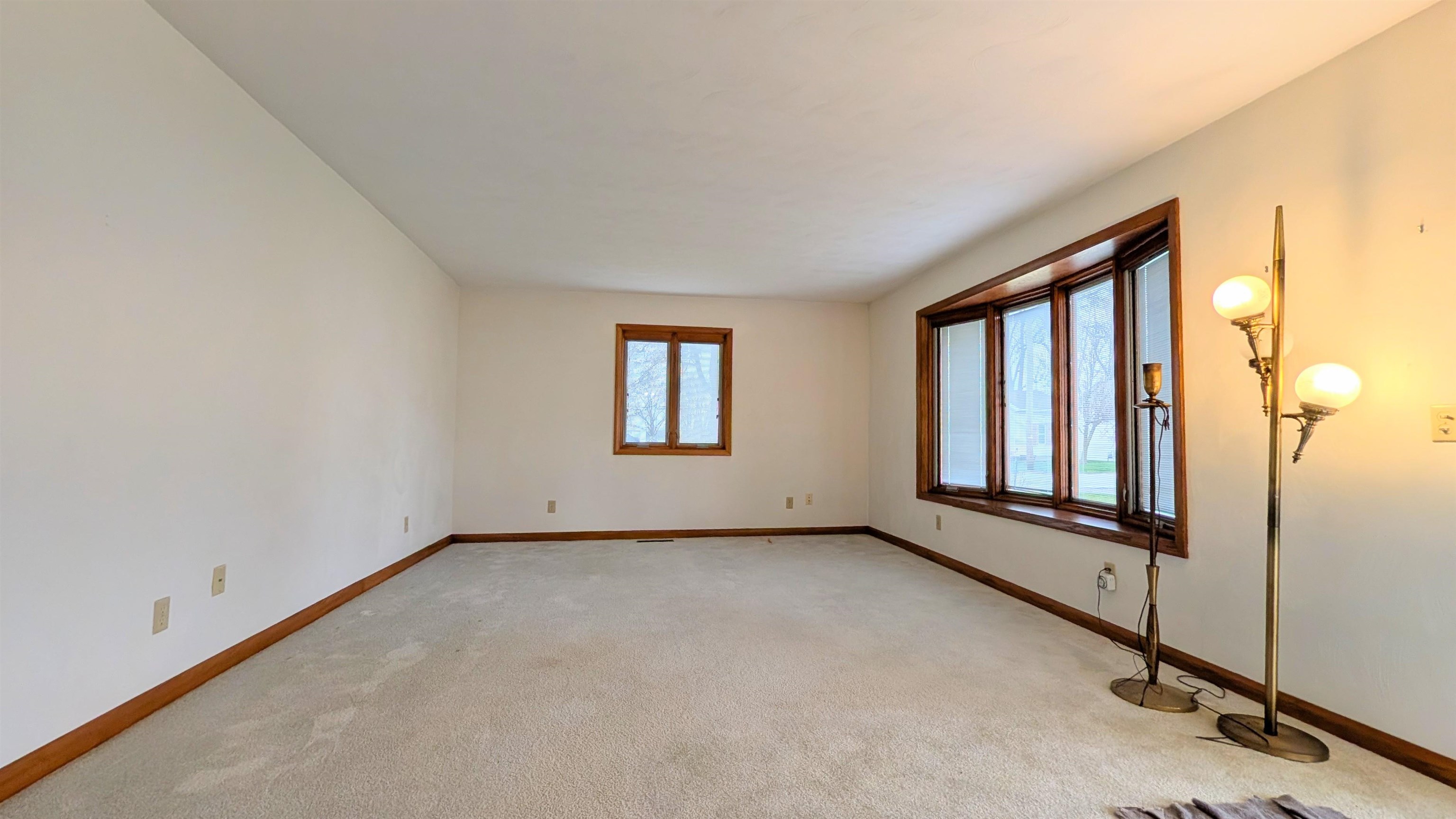 10838 Hoagland Road Hoagland, IN 46745 - Photo 9 of 32