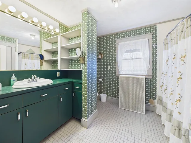 $525,000 | 889 High Street, Fall River, MA 02720