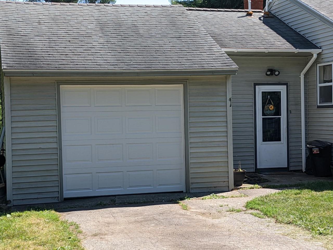 2173 West River Road Muskegon, MI 49445 - Photo 4 of 25 2173 pic 2