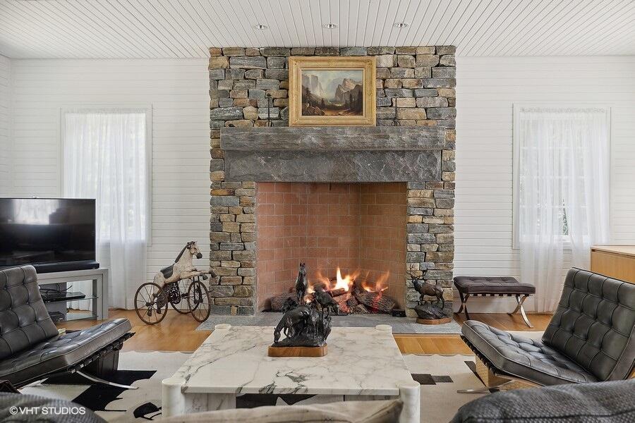 15360 Lakeshore Road Lakeside, MI 49116 - Photo 22 of 51 21_15360LakeshoreRd_156_BonusRoom_LowRes