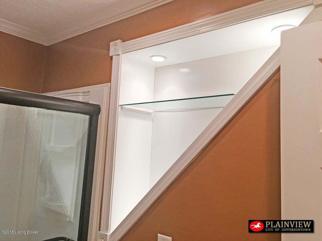 412 Moser Road Louisville, KY 40223 - Photo 26 of 42 412 Moser Rd - Full_Bath_02