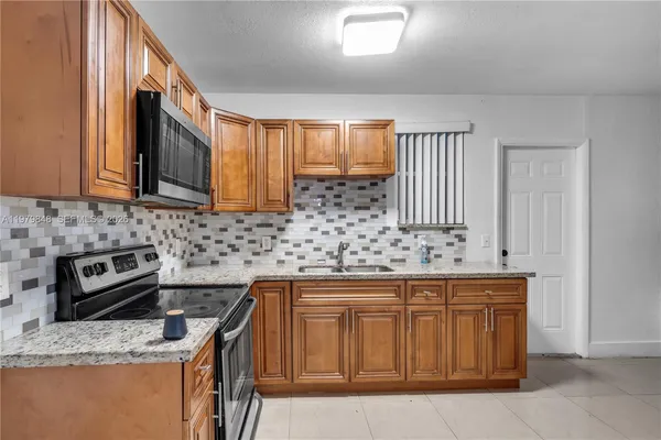 $1,950 | 1064 Northwest 103rd Street, Unit 1066, Miami, FL 33150