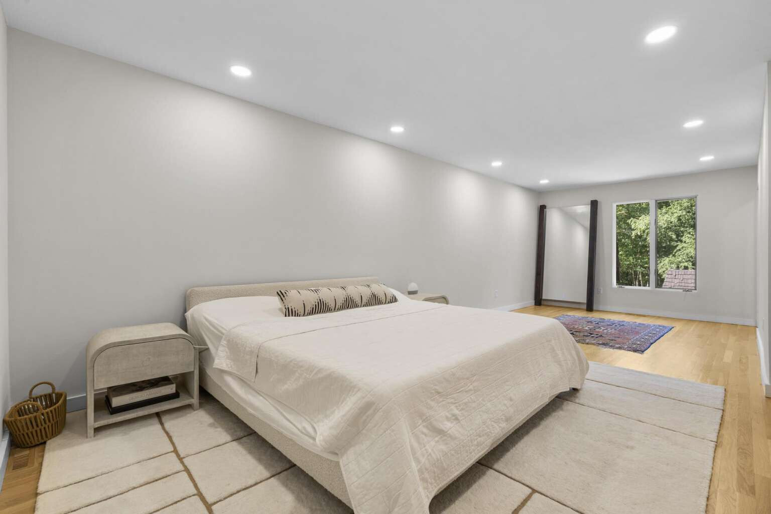 40 Old Quarry Road Woodbridge, CT 06525 - Photo 25 of 39 a bedroom with a bed and a window