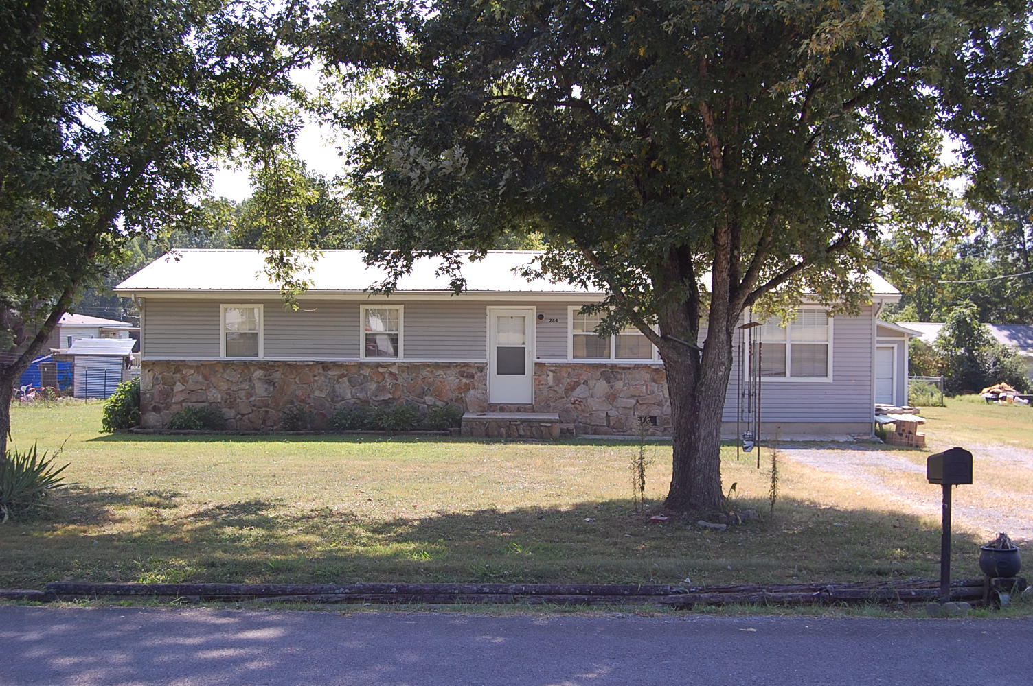 284 Rutland Avenue Dunlap, TN 37327 - Photo 2 of 39 DSC_0002