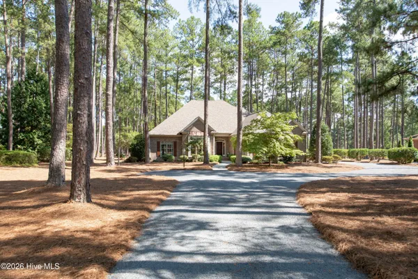 $735,000 | 29 Abbottsford Drive, Pinehurst, NC 28374