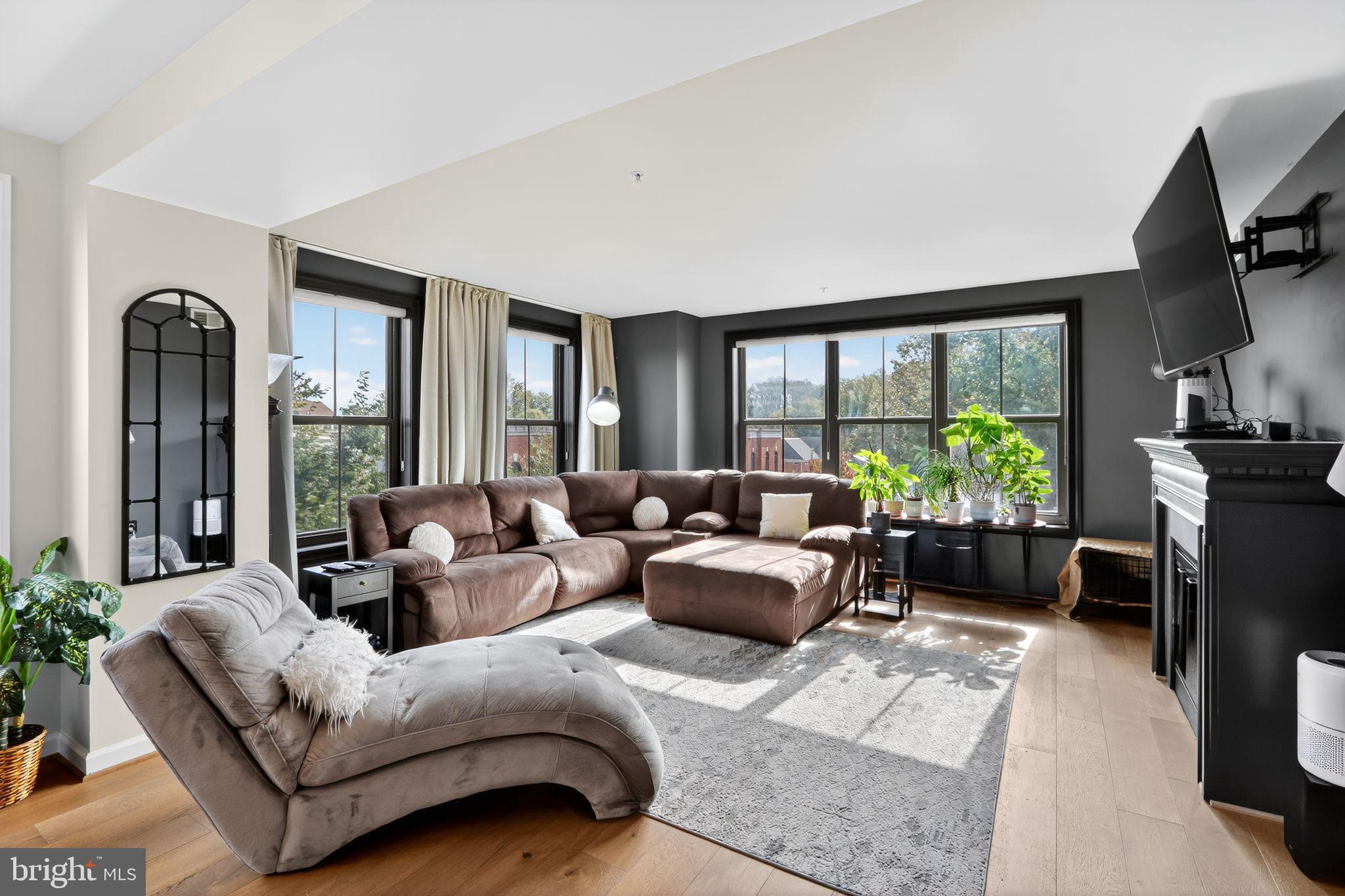 485 Harbor Side Street, Unit 407 Woodbridge, VA 22191 - Photo 2 of 47 Bright and inviting modern living space.