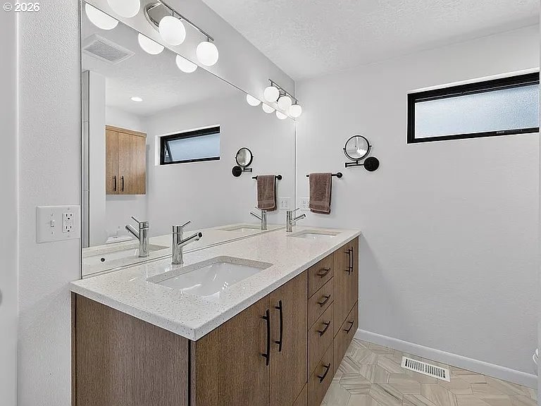 583 Southwest Allgood Street Dallas, OR 97338 - Photo 26 of 35