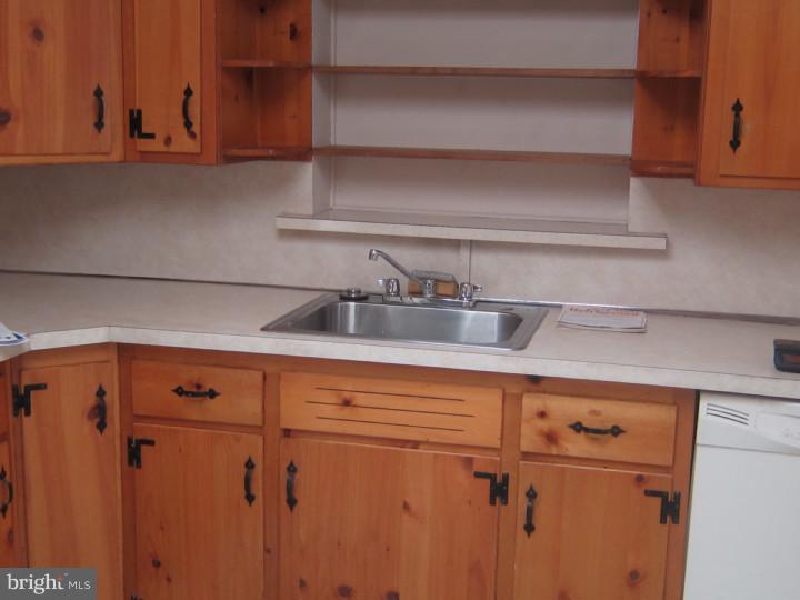 723 Rhoads Drive Springfield, PA 19064 - Photo 5 of 9