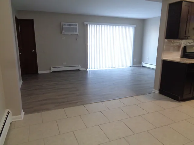 $1,400 | 8149 83rd Place, Unit 1, Justice, IL 60458