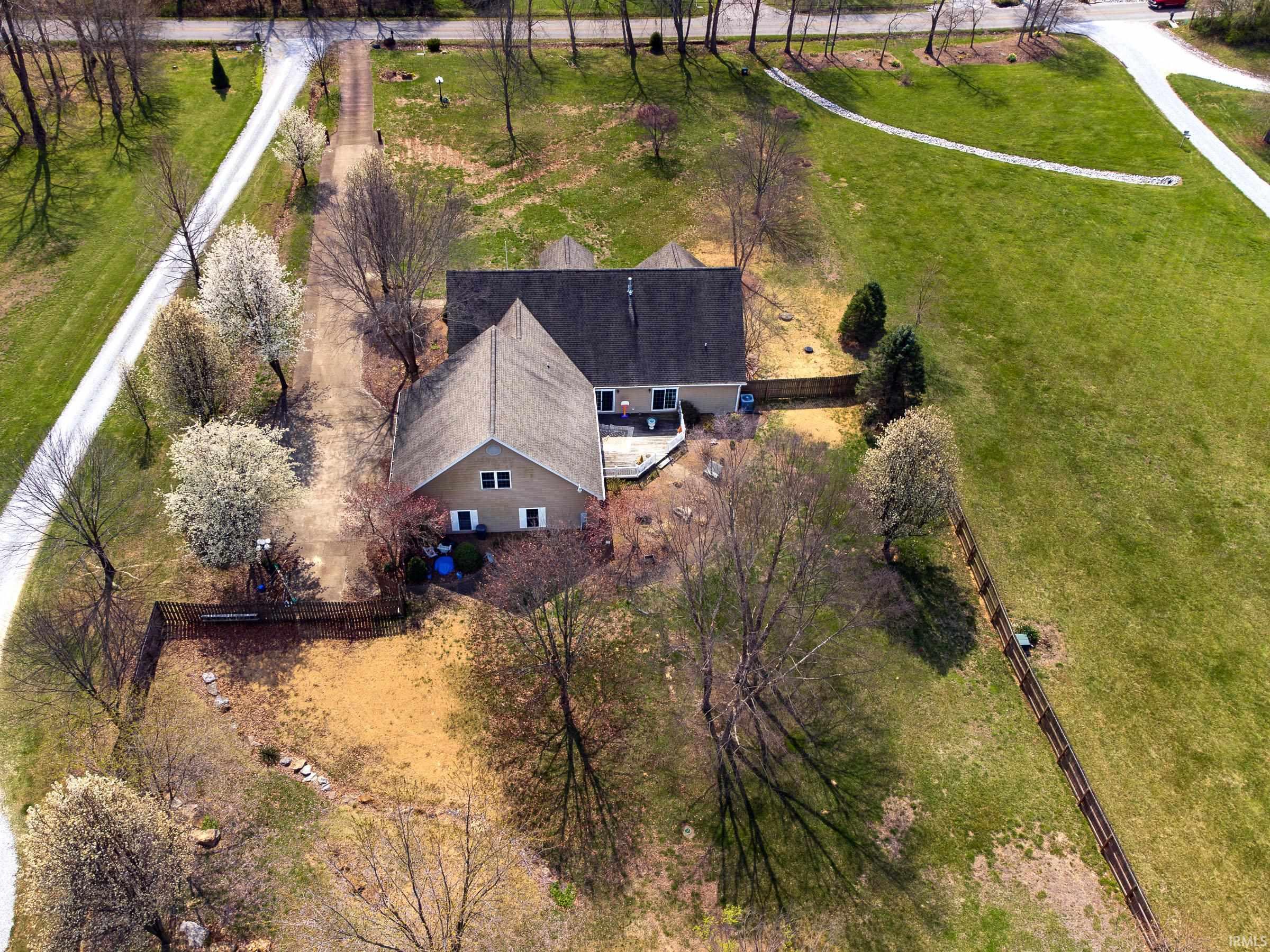 5830 Gardner Road Chandler, IN 47610 - Photo 4 of 36