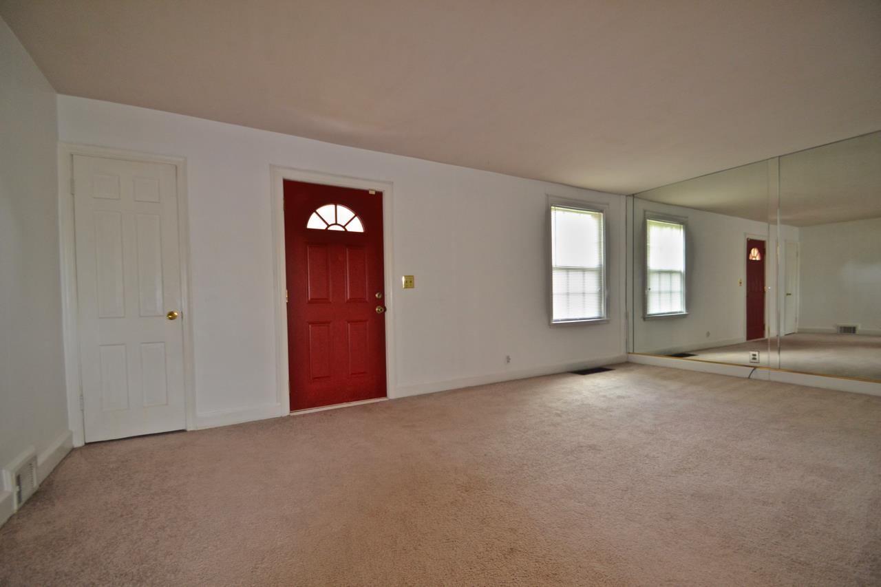 207 Cherokee Road Nashville, TN 37205 - Photo 14 of 24 a view of an empty room with window