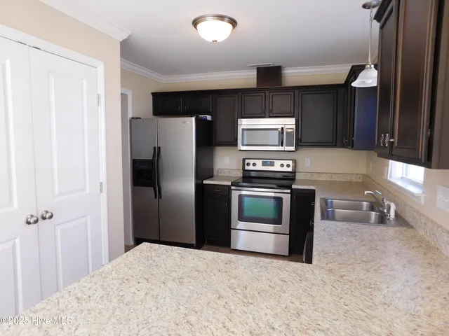 $1,800 | 107 Lynden Lane, New Bern, NC 28560