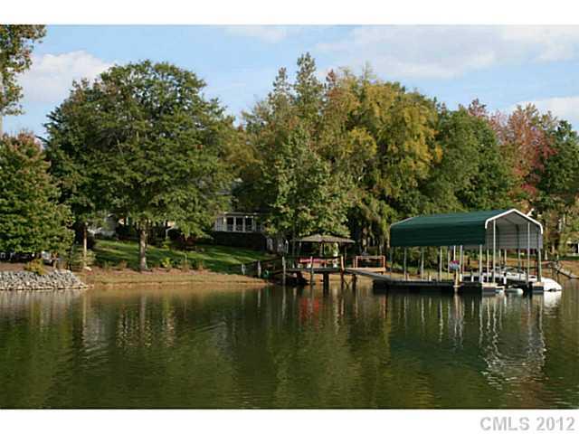 15818 Lake Ridge Road Charlotte, NC 28278 - Photo 2 of 9