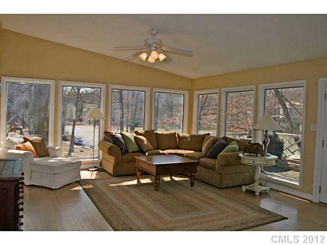 15818 Lake Ridge Road Charlotte, NC 28278 - Photo 4 of 9