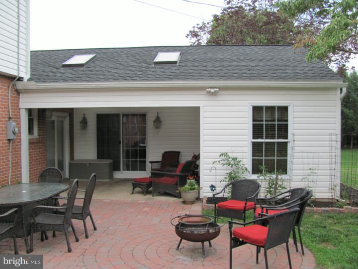 1717 York Road Wyomissing, PA 19610 - Photo 17 of 20 Patio