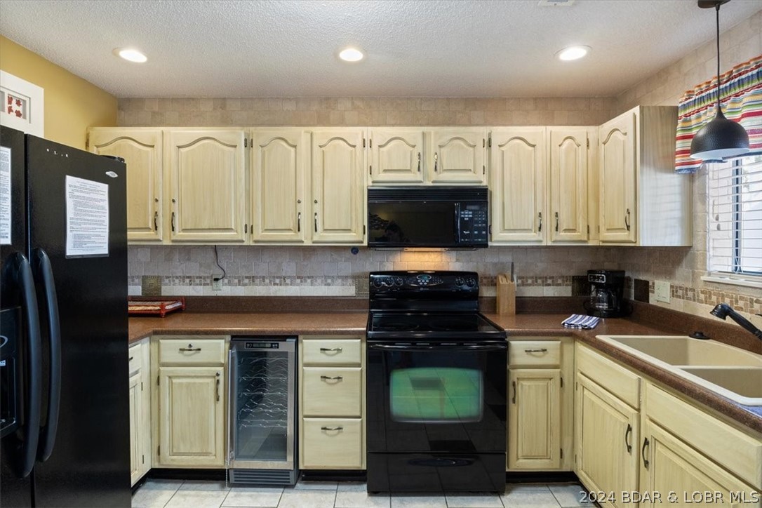 821 Winn Road, Unit 10H Osage Beach, MO 65065 - Photo 3 of 48