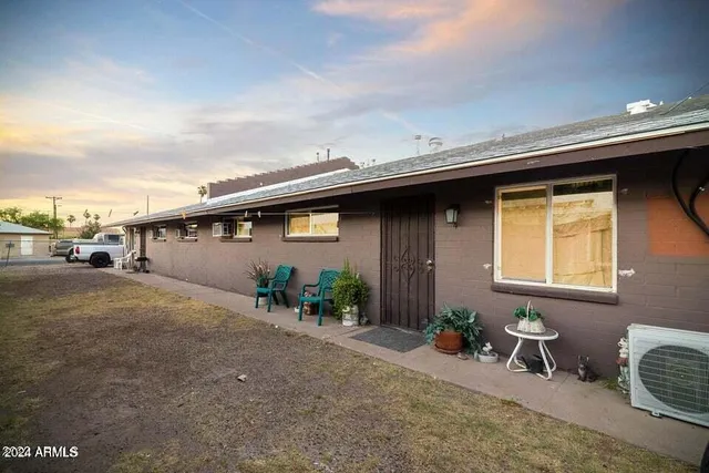 $995 | 2343 East Pueblo Avenue, Unit 4, Phoenix, AZ 85040