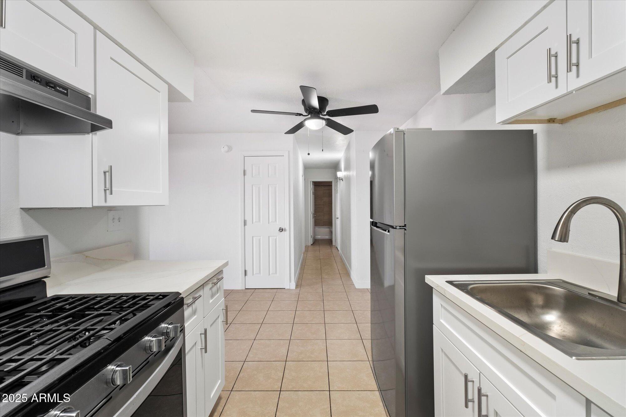 2343 East Pueblo Avenue, Unit 4 Phoenix, AZ 85040 - Photo 12 of 22 11-97788305