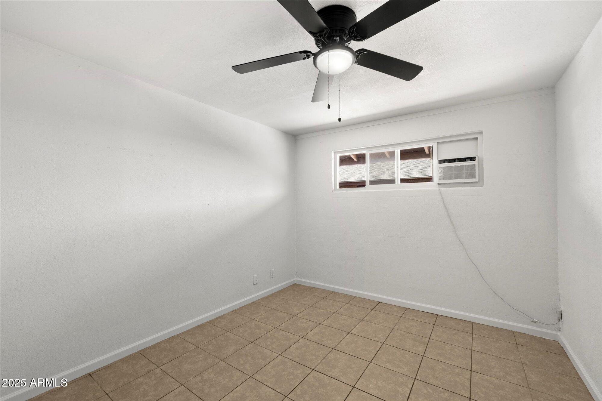 2343 East Pueblo Avenue, Unit 4 Phoenix, AZ 85040 - Photo 16 of 22 15-97788547