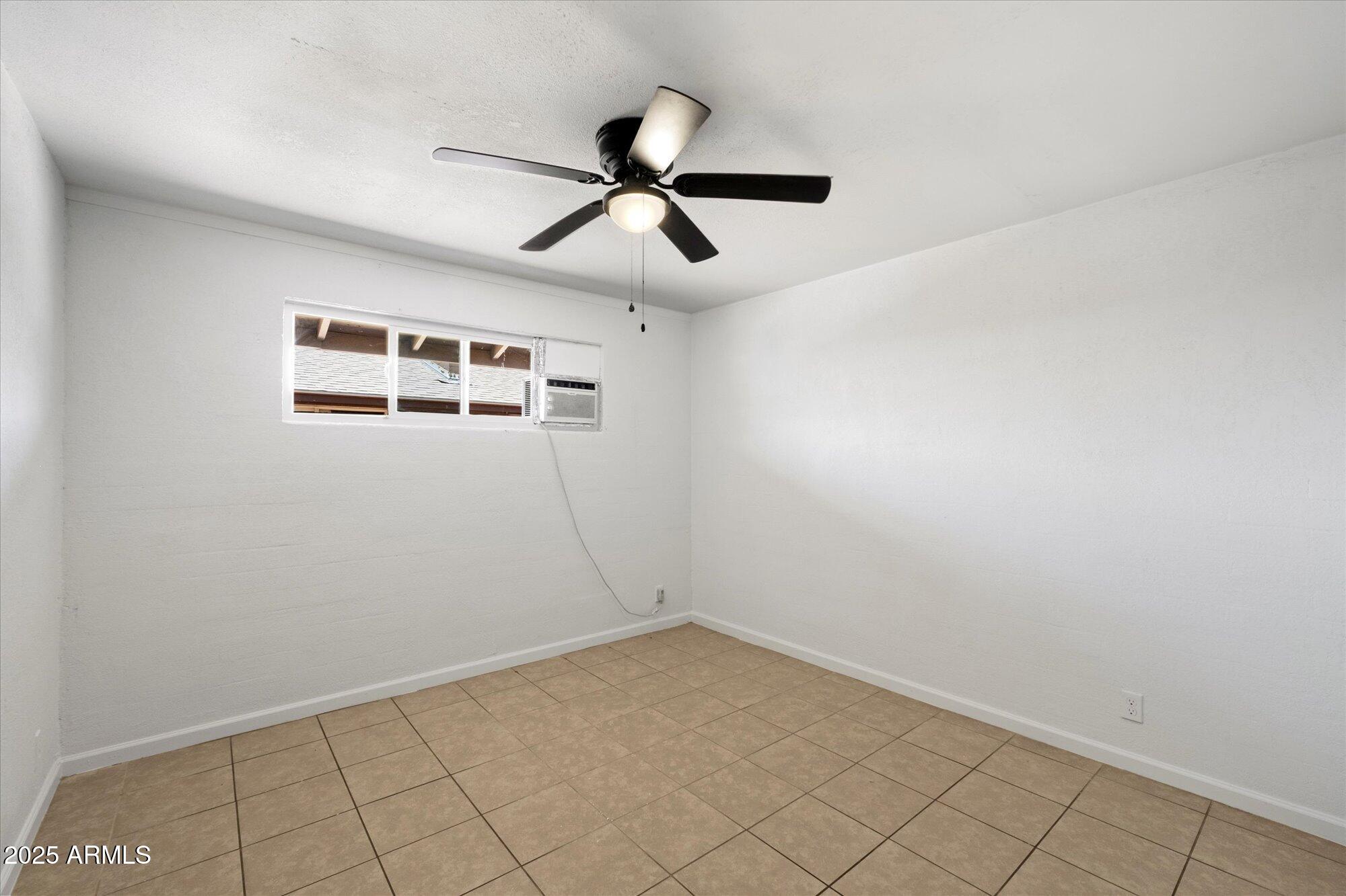 2343 East Pueblo Avenue, Unit 4 Phoenix, AZ 85040 - Photo 17 of 22 16-97788522