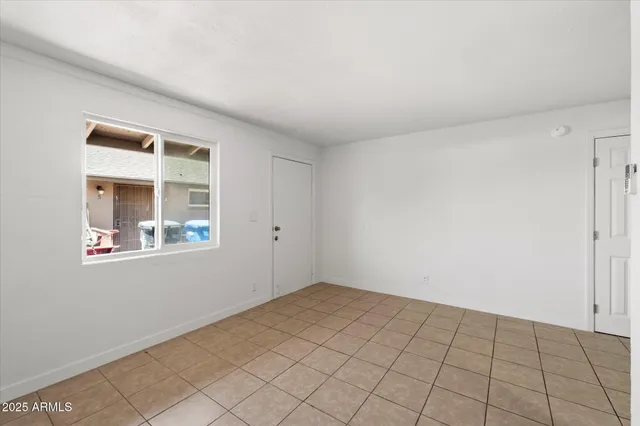 $995 | 2343 East Pueblo Avenue, Unit 4, Phoenix, AZ 85040