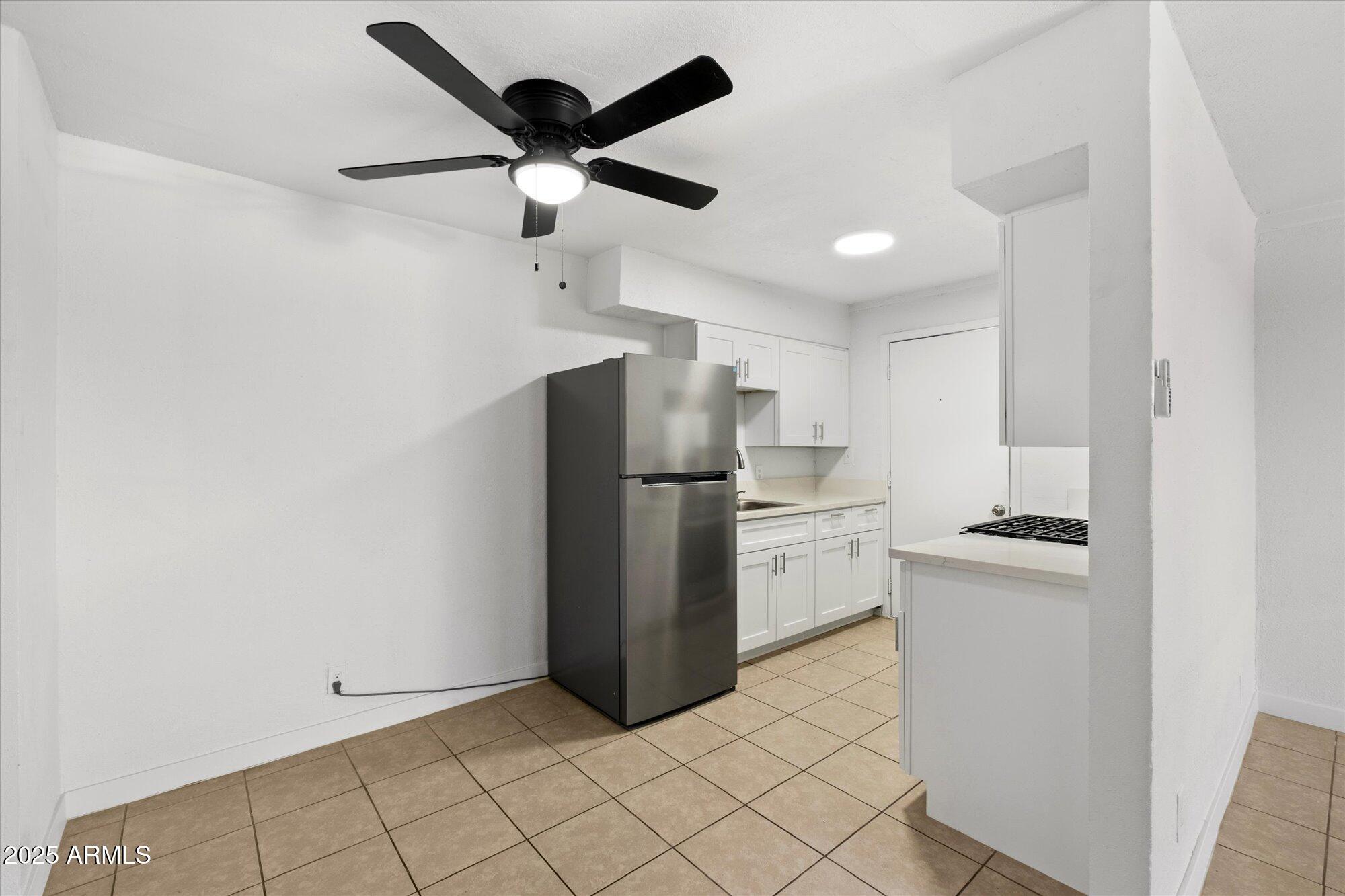 2343 East Pueblo Avenue, Unit 4 Phoenix, AZ 85040 - Photo 7 of 22 06-97788596