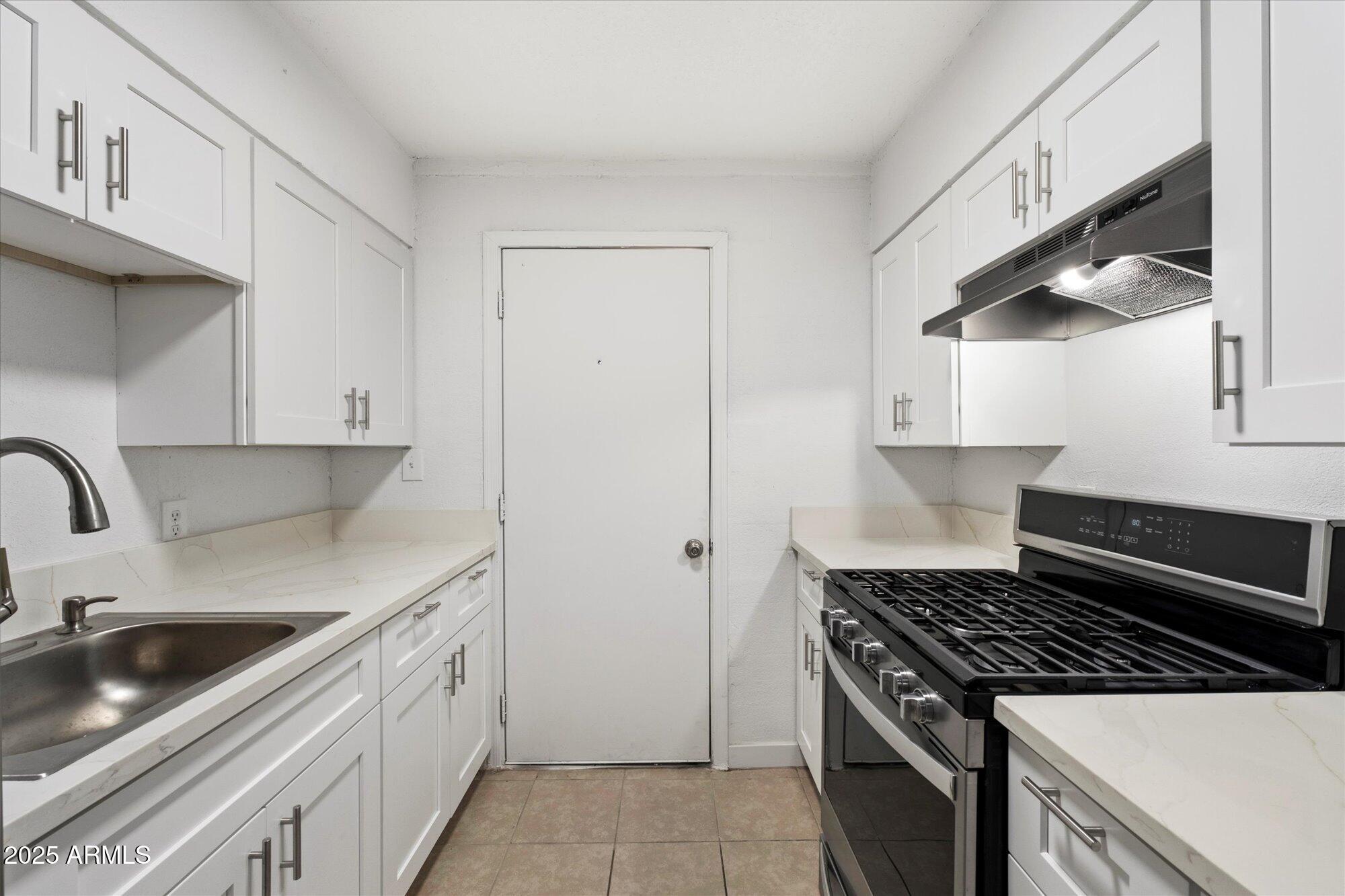 2343 East Pueblo Avenue, Unit 4 Phoenix, AZ 85040 - Photo 10 of 22 09-97788577