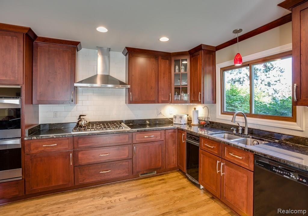 668 Burns Road Milford, MI 48381 - Photo 6 of 24 New gourmet kitchen.