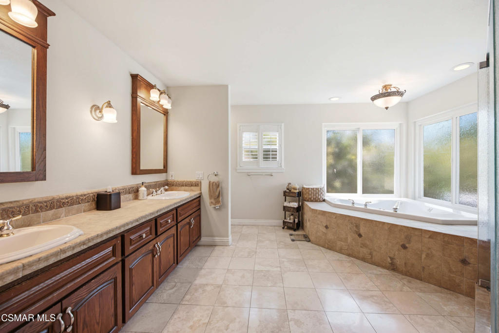 453 Highland Road Simi Valley, CA 93065 - Photo 32 of 100