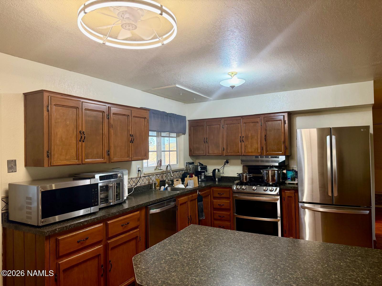 6970 Leupp Road Flagstaff, AZ 86004 - Photo 9 of 20 389eaf14-b90f-4e14-a941-b2e8cd5558d0