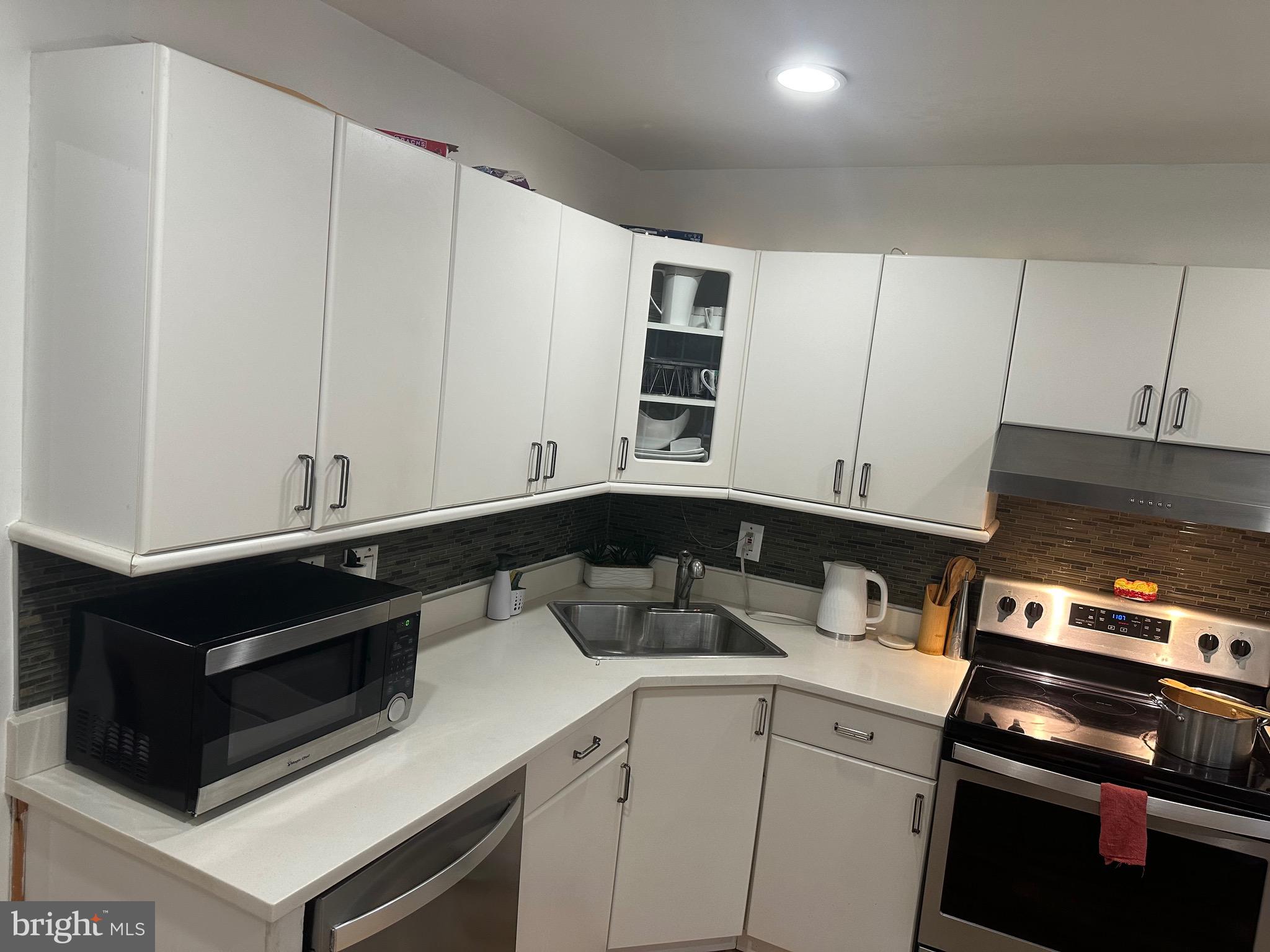 5911 1st Landing Way, Unit 178 Burke, VA 22015 - Photo 4 of 24