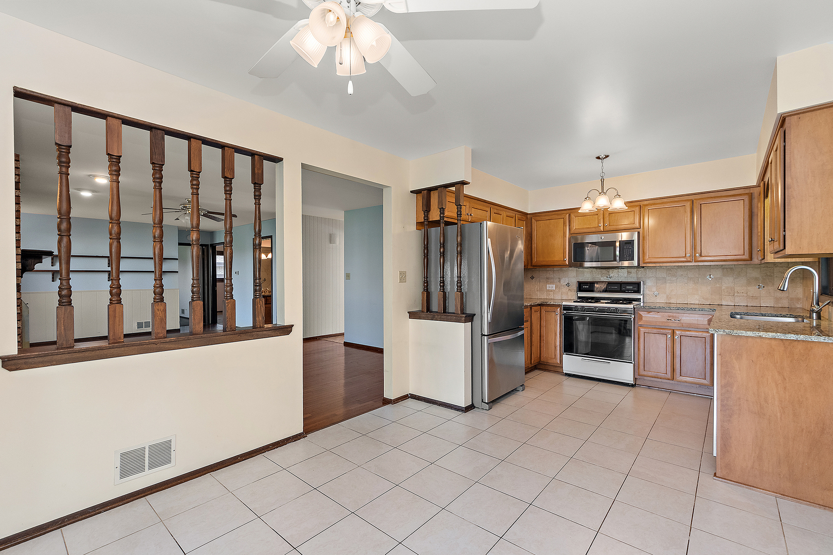 705 Vermont Road Frankfort, IL 60423 - Photo 9 of 26 Gallery Image 9