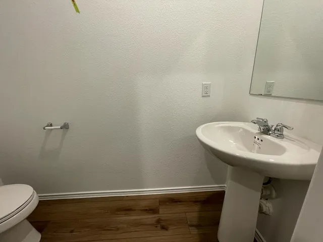 $2,400 | 7501 Poppy Petal Drive, Del Valle, TX 78617