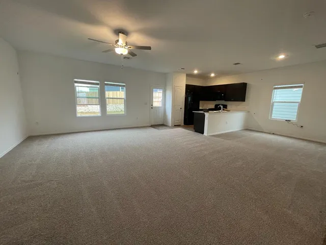 $2,400 | 7501 Poppy Petal Drive, Del Valle, TX 78617